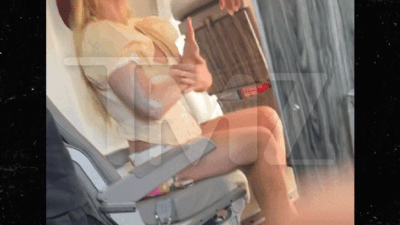 Britney-Spears-plane-wm