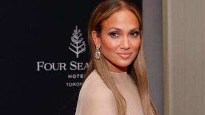 Jennifer Lopez's Baggy Jeans Style Is Just $39 on Amazon