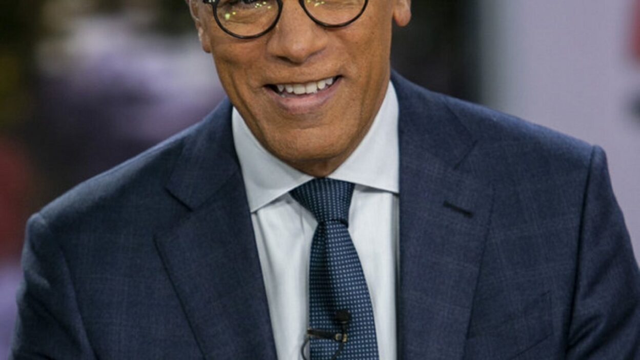 Lester Holt Delivers Final 'NBC Nightly News' Broadcast — See Fans React
